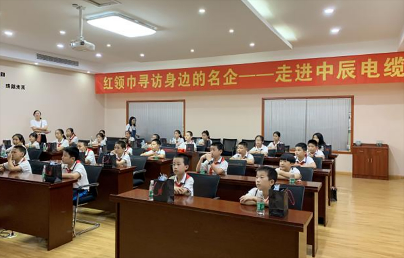 履责于行，，，，，，，践行公益助学