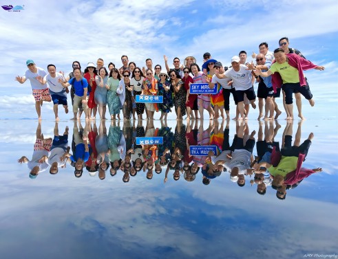 与世界有约丨威廉体育股份2023年度高管经理团队海表游奔赴大马，，，，，，，从新启程！