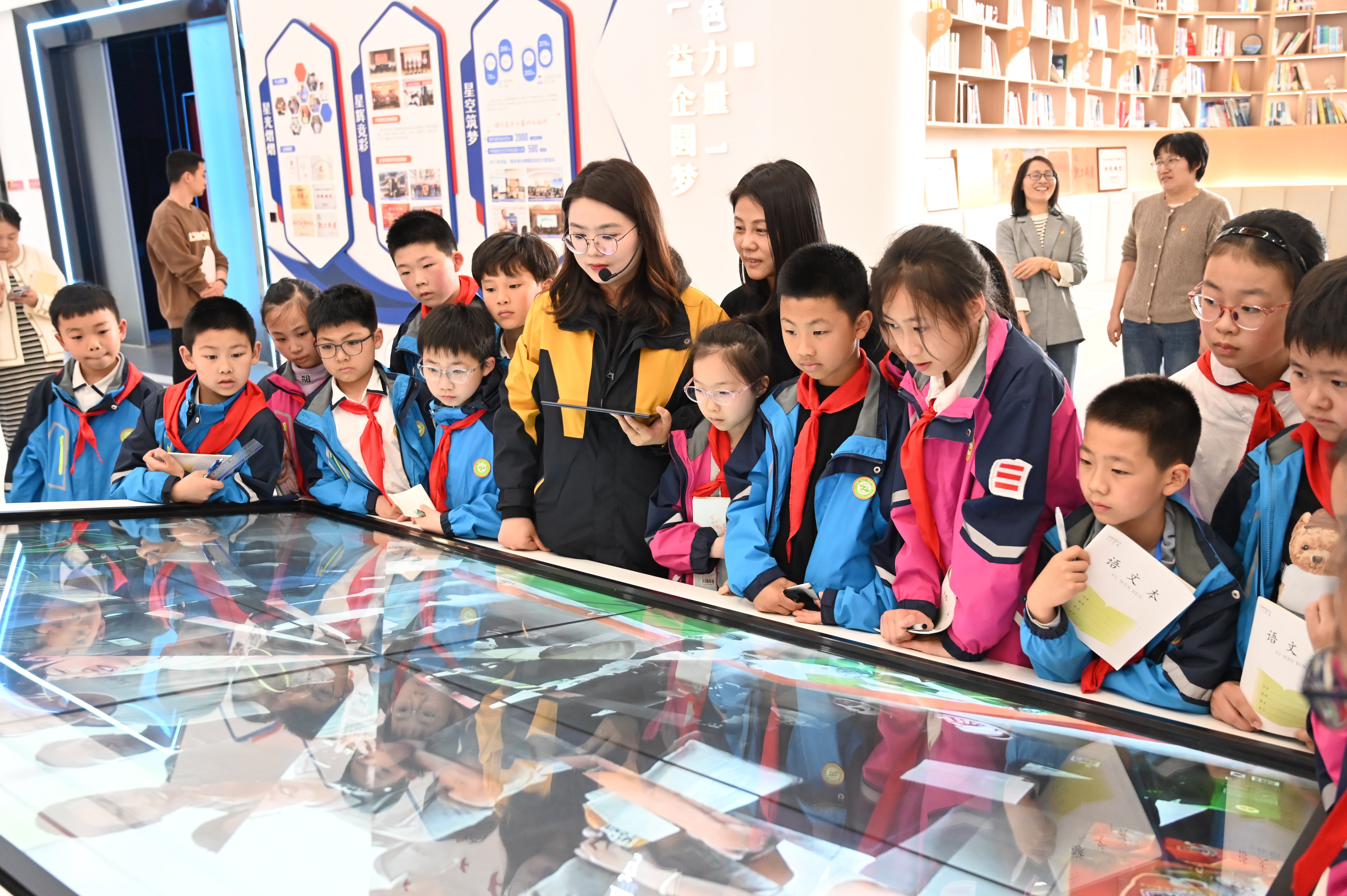 【研思同业共提升 赋能成长担使命】宜兴市城中尝试幼学与威廉体育股份发展党建联盟暨世界想书日主题活动