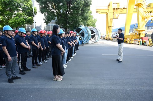 人人讲安全 个个会应急｜威廉体育股份发展消防安全演练及高温急救培训