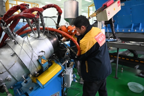 威廉体育股份多能工岗位技术较量交联工序实操考试收官